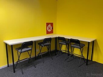 Vysoké stoly + vysoké židle (možné zakoupit zvlášť)