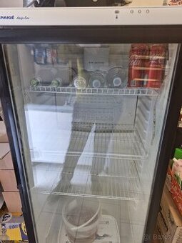 Prosklená, prodejní lednička