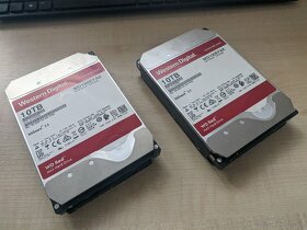 2x WD Red 10TB WD100EFAX