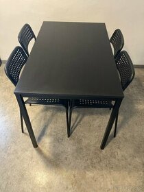 Sada jídelní stůl a 4 židle - 1