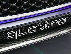 Audi QUATTRO napis logo do masky