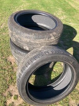Michelin Pilot Sport 4, rozměr 245/45/19, použité