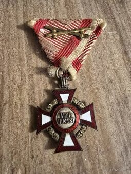 Zaslužní vojensky kříž III s válečnou dekorací - 1