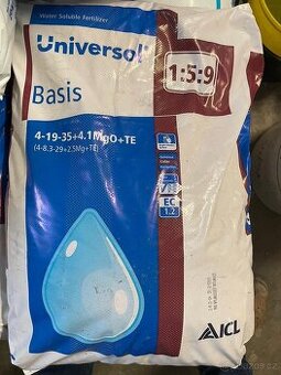 Hnojivo Universol Basis a Universol Blue/modrý 25 kg - 1