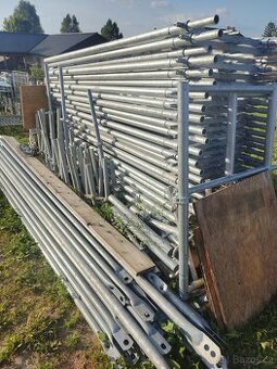 Lešení PLETTAX 180m2 REZERVOVÁNO DO 1.6.