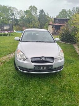 Hyundai Accent - 1
