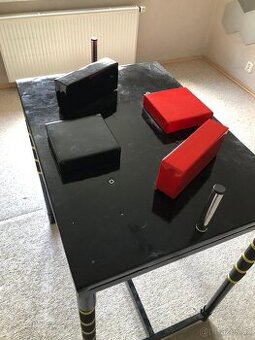 Stůl na páku (armwrestling)