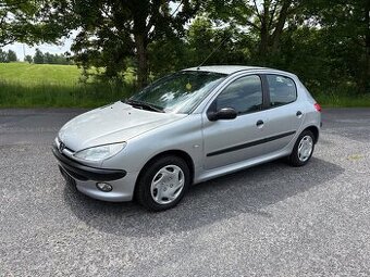 PEUGEOT 206 1.1i NAJETO POUZE 90.000km