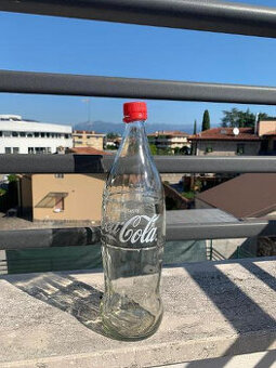 Skleněná 1litrová láhev Coca