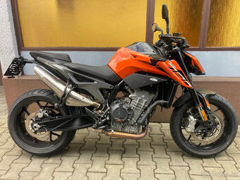 KTM Duke 790