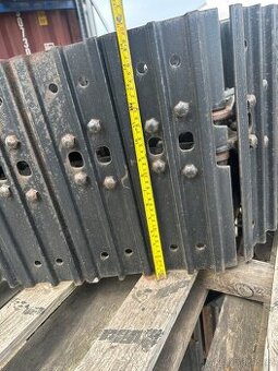 Řetěz na bagr včetně desek 400 mm Kubota Komatsu Takeuchi