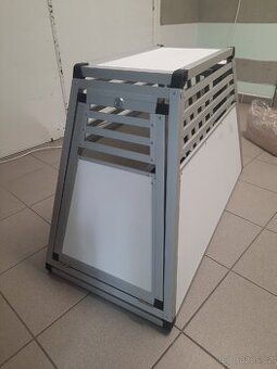 Klec pro psa do auta