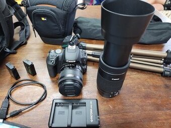 Prodám digitální zrcadlovku Canon EOS D200.