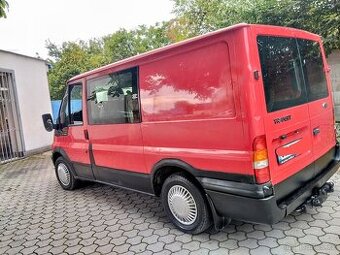 Prodám Ford transit 6 míst rok 06 tažné zařízení.