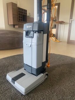Drhnoucí čistící stroj Nilfisk SC 100