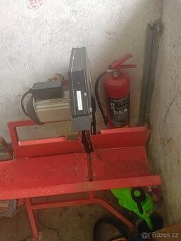 Elektrická okružní pila - HECHT 8220