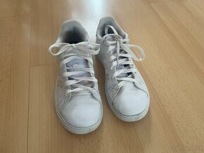 Tenisky  Adidas bílé vel. 35