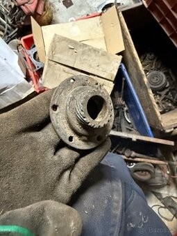 náboj převodníku tachometru