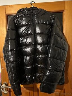 Černá, lesklá, zimní pánská bunda - nová, vel. XL