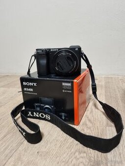 Sony a6400 + 16-50mm f/3.5-5.6 + voděodolné pouzdro