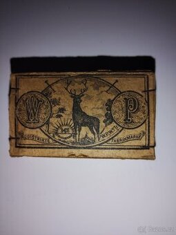 Stará papírová krabička i s obsahem