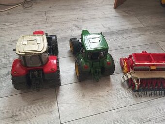 Traktor John Deere a Massey Ferguson - 1