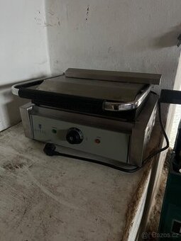 Prodám kontaktní gril vroubkovany