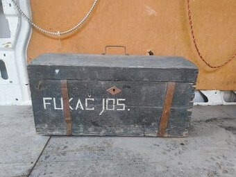 Prodám dřevěný vojenský kufr