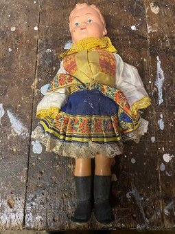 Stará retro panenka v kroji – dekorace / sběratelská