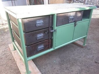 Dílenský pracovní stůl ponk