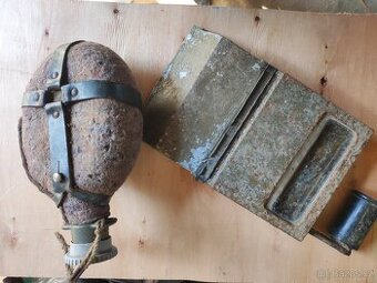 Periskop a polní láhev