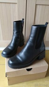 Kožené kotníkové zimní boty Caprice vel. 42 - 1