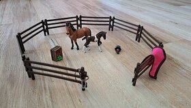 Schleich koně - originální výběhový set - 1
