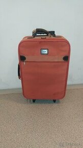 Malý cestovní příruční kabinový kufr nejen do letadla