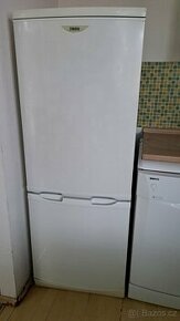 Bílá lednička vysoká s mrazákem -2 šuplíky