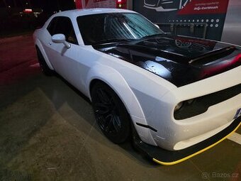 Dodge challenger hellcat widebody demon look