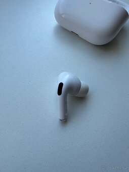 Apple airpods pro sluchatko prave