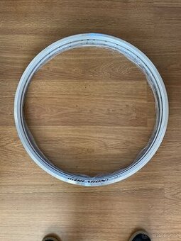 Dragon Rafky 26 a cervena pneu