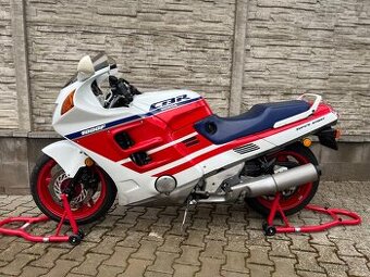Honda CBR1000F