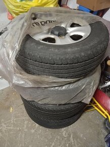 Pneu GOOD YEAR. M+S 215/70R16