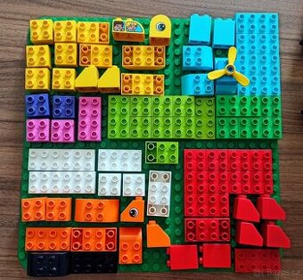 Lego duplo deska 38x38 + základní sada na stavění