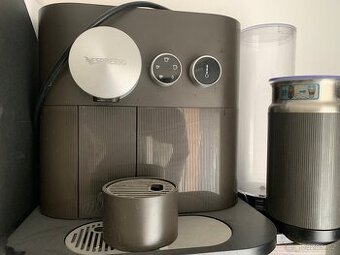 Kávovar Nespresso milk expert