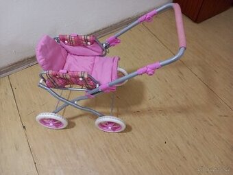 Růžový kočárek na panenku s nastavitelnou rukojeti