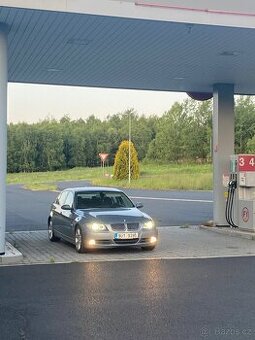 BMW E90 325i 2005