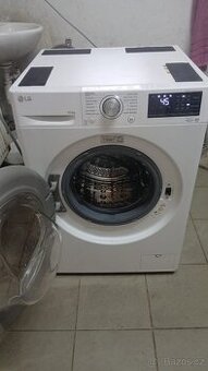 Pračka LG 1400 ot/min, 10,5 kg