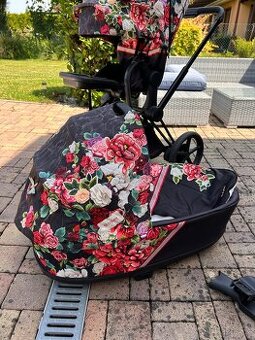 Hluboká korba Cybex Spring Blossom Dark
