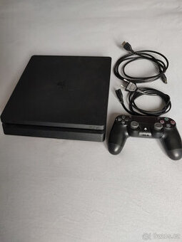 PS4 Slim 500GB, bezdrátový ovladač, kabely k propojení