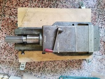 Prodám hydraulický svěrák