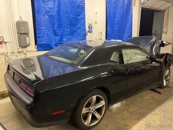 Náhradní díly Dodge challenger r/t 5.7