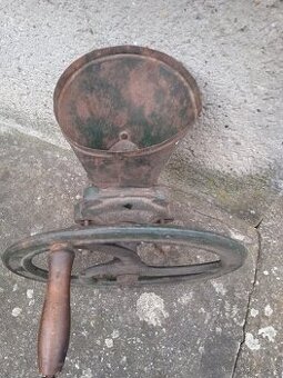 Mlýnek,drtička,šrotovník.